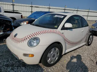 2000 Volkswagen Beetle GLX with VIN 3VWDD21C6YM459131, listed as a Copart auction lot 70393584 with 32,266 mi miles and Salvage title. Bid and sale history available at DreamBid. Image 1.