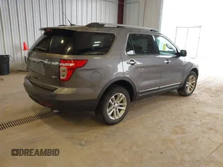 2013 Ford Explorer XLT with VIN 1FM5K8D83DGA27149, listed as a IAAI auction lot 41786382 with 379,495 mi miles and . Bid and sale history available at carsss.com. Image 4.
