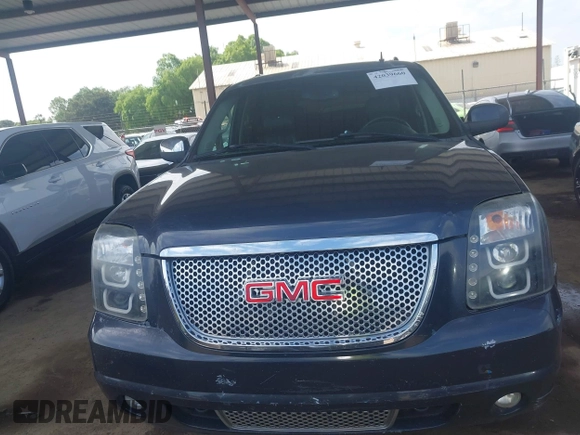 2008 GMC Yukon Denali z VIN 1GKFK638X8J140043, wystawiony jako IAAI lot #42039660 z przebiegiem 199 081 mil mil oraz . Historia ofert i sprzedaży dostępna na DreamBid. Obrazek 12.
