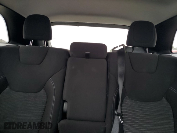 2019 Jeep Cherokee Latitude с VIN 1C4PJMCBXKD489213, выставлен на аукционе Copart как лот 62605505 с пробегом 136 032 миль миль и Списание • Salvage title. История ставок и продаж доступна на DreamBid. Изображение 10.
