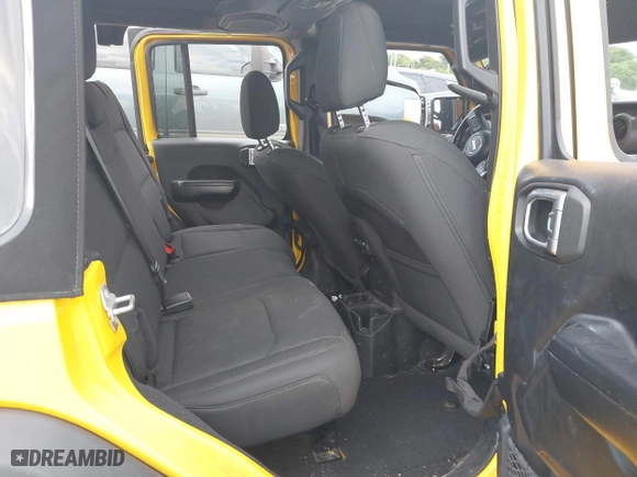 2020 Jeep Wrangler Unlimited Sport Altitude with VIN 1C4HJXDG8LW215899, listed as a IAAI auction lot 40909335 with 41,356 mi miles. Bid and sale history available at carsss.com. Image 8.