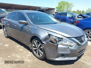 2017 Nissan Altima SL z VIN 1N4AL3AP2HC499117, wystawiony jako IAAI lot #42217493 z przebiegiem 135 804 mil mil oraz . Historia ofert i sprzedaży dostępna na DreamBid. Obrazek 1.