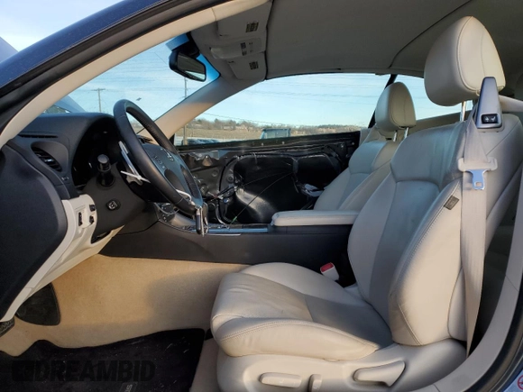 2010 Lexus IS 350 C z VIN JTHFE2C21A2500726, wystawiony jako Copart lot #85692954 z przebiegiem 29 038 mil mil oraz Nie do naprawy • Non repairable. Historia ofert i sprzedaży dostępna na DreamBid. Obrazek 7.