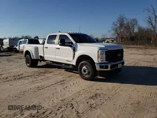 2024 Ford F-350 XL with VIN 1FT8W3DT0REE67068, listed as a Copart auction lot 43037035 with 16,371 mi miles and Salvage Title. Bid and sale history available at DreamBid. Image 10.