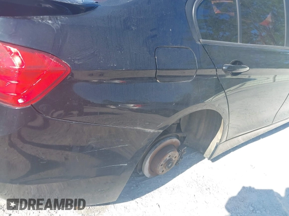 2014 BMW 3 Series 320i xDrive with VIN WBA3C3G51ENS72328, listed as a IAAI auction lot 42688762 with Not provided miles and . Bid and sale history available at DreamBid. Image 17.