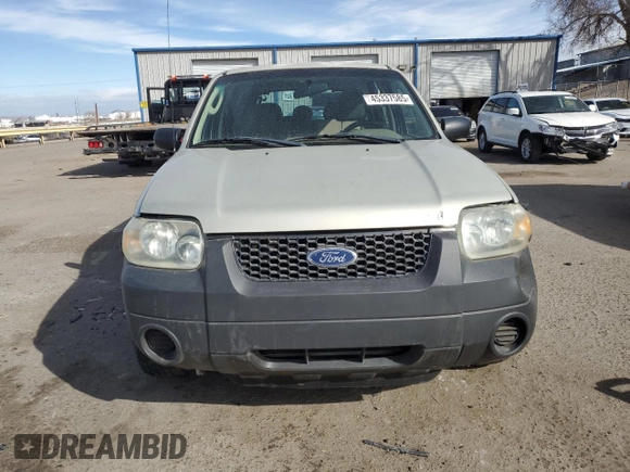 2005 Ford Escape XLS Value with VIN 1FMYU92ZX5KA93124, listed as a Copart auction lot 45337585 with 218,826 mi miles and Salvage Title. Bid and sale history available at carsss.com. Image 5.