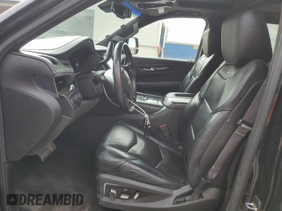 2016 Cadillac Escalade Platinum z VIN 1GYS4DKJ8GR125323, wystawiony jako Copart lot #89147295 z przebiegiem 131 657 mil mil oraz Szkody całkowita. Historia ofert i sprzedaży dostępna na DreamBid. Obrazek 7.