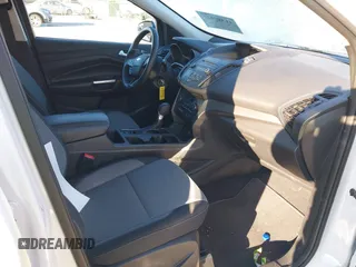 2017 Ford Escape SE z VIN 1FMCU0GD5HUB35744, wystawiony jako IAAI lot #41389972 z przebiegiem 171 623 mil mil oraz . Historia ofert i sprzedaży dostępna na DreamBid. Obrazek 5.
