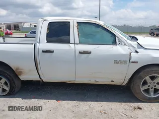 2016 Ram 1500 Express z VIN 1C6RR7FT5GS135696, wystawiony jako IAAI lot #42245486 z przebiegiem 150 056 mil mil oraz . Historia ofert i sprzedaży dostępna na DreamBid. Obrazek 13.