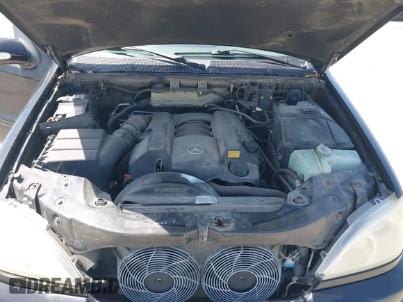 2004 Mercedes-Benz M 350 with VIN 4JGAB57E64A506988, listed as a IAAI auction lot 42219772 with 294,505 mi miles and . Bid and sale history available at DreamBid. Image 10.