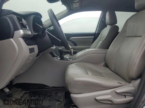 2017 Toyota Highlander LE with VIN 5TDBZRFH9HS377774, listed as a Copart auction lot 62551485 with 75,292 mi miles and Salvage title. Bid and sale history available at DreamBid. Image 7.
