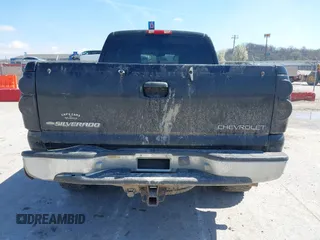 2005 Chevrolet Silverado 1500 Z71 with VIN 2GCEK19B251347481, listed as a IAAI auction lot 41886913 with 236,414 mi miles. Bid and sale history available at carsss.com. Image 17.