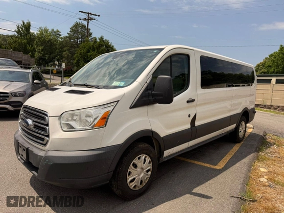 2015 Ford Transit XL z VIN 1FBZX2ZM1FKA63257, wystawiony jako Copart lot #63822515 z przebiegiem 198 249 mil mil oraz Czysty tytuł • Clean title. Historia ofert i sprzedaży dostępna na DreamBid. Obrazek 2.
