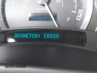 2005 Cadillac Escalade z VIN 1GYEC63T55R114823, wystawiony jako IAAI lot #41931065 z przebiegiem Nie podano mil oraz . Historia ofert i sprzedaży dostępna na DreamBid. Obrazek 7.