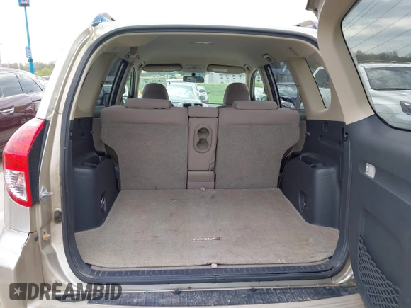 2006 Toyota RAV4 with VIN JTMZD33VX65015749, listed as a IAAI auction lot 42018278 with 175,934 mi miles and . Bid and sale history available at DreamBid. Image 17.