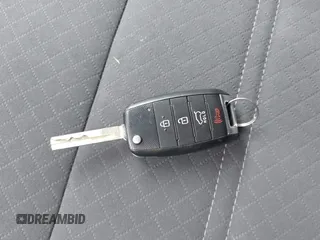2017 Kia Sorento LX с VIN 5XYPGDA58HG335914, выставлен на аукционе IAAI как лот 42230037 с пробегом 98 202 миль миль и . История ставок и продаж доступна на DreamBid. Изображение 11.
