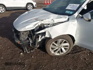 2018 Volkswagen Passat SE z VIN 1VWBA7A33JC025947, wystawiony jako IAAI lot #40748533 z przebiegiem 58 340 mil mil oraz . Historia ofert i sprzedaży dostępna na DreamBid. Obrazek 6.
