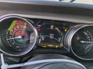 2022 Jeep Wrangler Unlimited Rubicon with VIN 1C4JJXR62NW169992, listed as a Copart auction lot 42417805 with 43,852 mi miles and Salvage title. Bid and sale history available at DreamBid. Image 9.