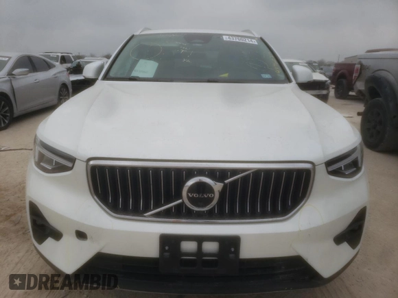 2023 Volvo XC40 Ultimate Bright Theme с VIN YV4L12UA8P2037138, выставлен на аукционе Copart как лот 43760214 с пробегом 6 561 миль миль и . История ставок и продаж доступна на DreamBid. Изображение 5.
