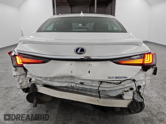 2021 Lexus ES with VIN 58ACA1C12MU009354, listed as a Copart auction lot 44401795 with 127,396 mi miles and Clean Title. Bid and sale history available at carsss.com. Image 6.