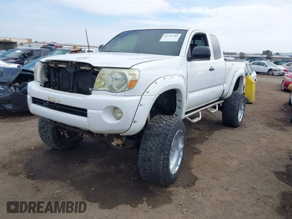 2008 Toyota Tacoma with VIN 5TEUU42N28Z531007, listed as a IAAI auction lot 41743306 with 92,105 mi miles and . Bid and sale history available at DreamBid. Image 18.