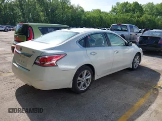 2015 Nissan Altima 2.5 S with VIN 1N4AL3AP0FC246780, listed as a IAAI auction lot 42207239 with 228,572 mi miles. Bid and sale history available at carsss.com. Image 4.