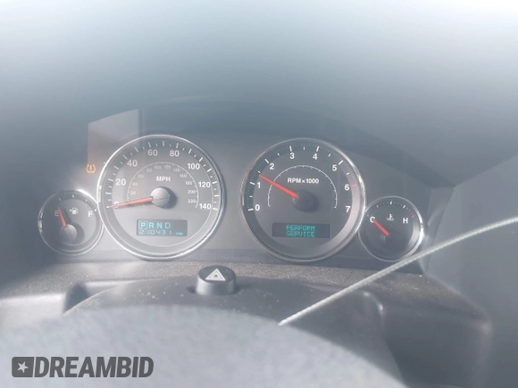 2007 Jeep Commander Sport с VIN 1J8HG48K17C626699, выставлен на аукционе IAAI как лот 42339884 с пробегом 210 431 миль миль и . История ставок и продаж доступна на DreamBid. Изображение 7.