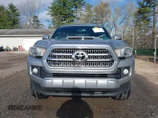 2016 Toyota Tacoma SR with VIN 3TMCZ5AN9GM001620, listed as a IAAI auction lot 41902924 with 117,462 mi miles. Bid and sale history available at carsss.com. Image 13.
