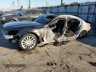 2021 BMW 7 Series 740i z VIN WBA7T2C06MCF47503, wystawiony jako Copart lot #48420265 z przebiegiem Nie podano mil oraz Nie do naprawy • Non repairable. Historia ofert i sprzedaży dostępna na DreamBid. Obrazek 1.
