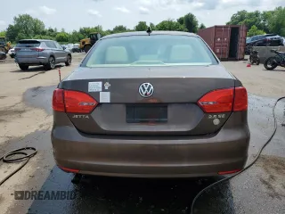 2013 Volkswagen Jetta SE with VIN 3VWDP7AJ7DM372884, listed as a Copart auction lot 60687755 with 123,754 mi miles and Salvage title. Bid and sale history available at DreamBid. Image 6.