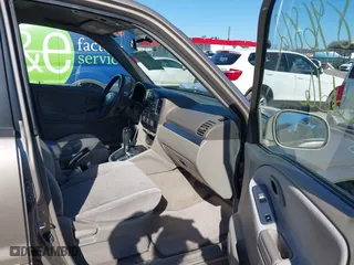 2005 Suzuki Grand Vitara LX with VIN JS3TD62V454200331, listed as a IAAI auction lot 41896812 with 122,974 mi miles. Bid and sale history available at carsss.com. Image 5.