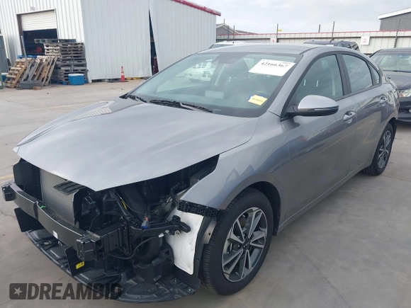 2024 Kia Forte LXS z VIN 3KPF24AD6RE836512, wystawiony jako IAAI lot #42166367 z przebiegiem 3 352 mil mil oraz . Historia ofert i sprzedaży dostępna na DreamBid. Obrazek 2.