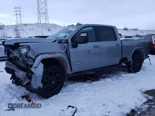 2025 GMC Sierra 2500HD AT4 z VIN 1GT4UPEY7SF121847, wystawiony jako Copart lot #88080285 z przebiegiem 5 859 mil mil oraz Szkoda całkowita • Salvage title. Historia ofert i sprzedaży dostępna na DreamBid. Obrazek 1.
