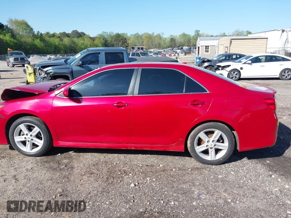 2012 Toyota Camry L with VIN 4T1BF1FK9CU566124, listed as a IAAI auction lot 41984713 with 186,266 mi miles. Bid and sale history available at carsss.com. Image 14.