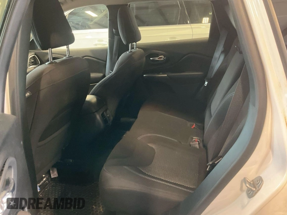 2020 Jeep Cherokee Latitude z VIN 1C4PJLCB4LD628070, wystawiony jako IAAI lot #42859811 z przebiegiem 119 307 mil mil oraz . Historia ofert i sprzedaży dostępna na DreamBid. Obrazek 24.