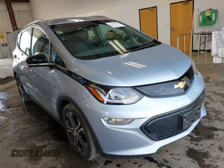 2017 Chevrolet Bolt EV Premier z VIN 1G1FX6S00H4174329, wystawiony jako IAAI lot #42444274 z przebiegiem 84 193 mil mil oraz . Historia ofert i sprzedaży dostępna na DreamBid. Obrazek 1.
