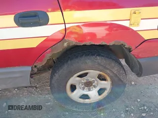 2005 Ford Expedition Special Service с VIN 1FMFU165X5LA19826, выставлен на аукционе IAAI как лот 42616754 с пробегом 90 397 миль миль и . История ставок и продаж доступна на DreamBid. Изображение 12.