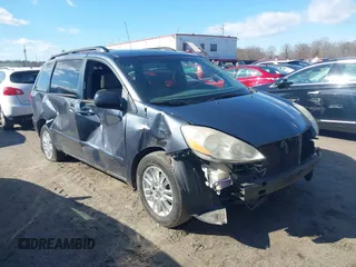 2008 Toyota Sienna LE with VIN 5TDBK23CX8S015134, listed as a IAAI auction lot 41589751 with 108,886 mi miles. Bid and sale history available at carsss.com. Image 1.