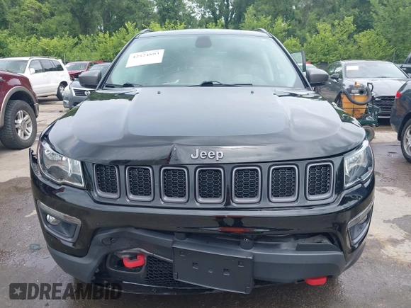 2018 Jeep Compass Trailhawk z VIN 3C4NJDDB1JT264032, wystawiony jako IAAI lot #42524893 z przebiegiem 96 399 mil mil oraz . Historia ofert i sprzedaży dostępna na DreamBid. Obrazek 12.