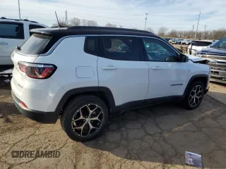 2024 Jeep Compass Limited z VIN 3C4NJDCN4RT139842, wystawiony jako Copart lot #51606655 z przebiegiem 13 455 mil mil oraz Czysty tytuł • Clean title. Historia ofert i sprzedaży dostępna na DreamBid. Obrazek 3.