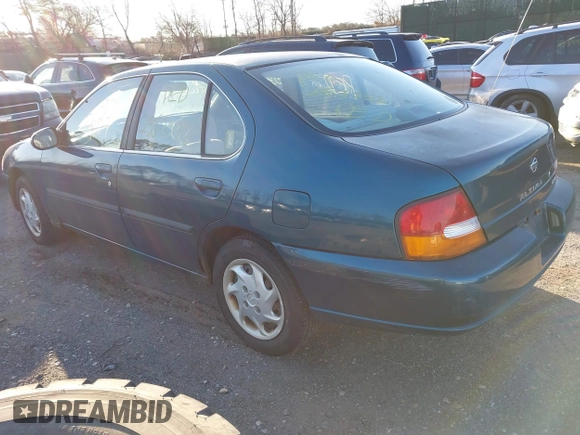1998 Nissan Altima XE with VIN 1N4DL01D3WC253479, listed as a IAAI auction lot 41766827 with 145,441 mi miles. Bid and sale history available at carsss.com. Image 3.