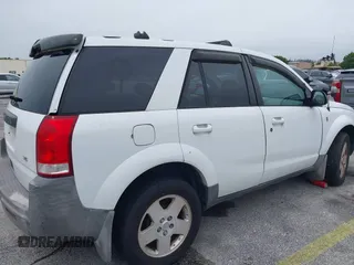 2004 Saturn VUE V6 z VIN 5GZCZ53434S818300, wystawiony jako IAAI lot #42416148 z przebiegiem 188 434 mil mil oraz . Historia ofert i sprzedaży dostępna na DreamBid. Obrazek 6.