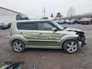 2011 Kia Soul + with VIN KNDJT2A23B7270227, listed as a IAAI auction lot 42007802 with 87,768 mi miles. Bid and sale history available at carsss.com. Image 13.