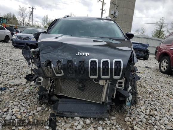 2018 Jeep Cherokee Latitude Plus with VIN 1C4PJMLX6JD618977, listed as a Copart auction lot 55198855 with 186,373 mi miles and Clean Title. Bid and sale history available at DreamBid. Image 5.