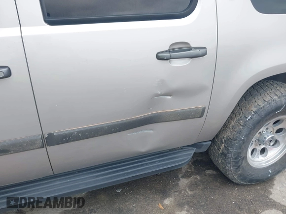 2007 Chevrolet Suburban LT с VIN 3GNFC16057G172472, выставлен на аукционе IAAI как лот 42716676 с пробегом 262 281 миль миль и . История ставок и продаж доступна на DreamBid. Изображение 6.