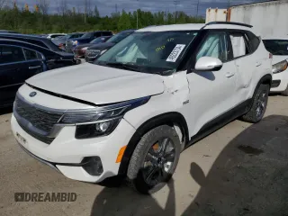 2021 Kia Seltos S z VIN KNDEUCAAXM7168129, wystawiony jako Copart lot #49223734 z przebiegiem 89 138 mil mil oraz Szkody całkowita. Historia ofert i sprzedaży dostępna na DreamBid. Obrazek 1.