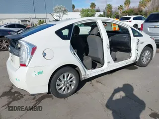 2014 Toyota Prius z VIN JTDKN3DP6E3060728, wystawiony jako IAAI lot #41993542 z przebiegiem 149 891 mil mil oraz . Historia ofert i sprzedaży dostępna na DreamBid. Obrazek 4.