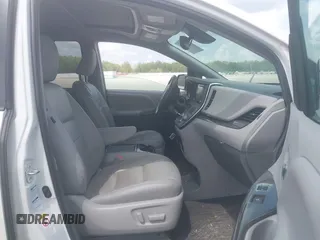 2018 Toyota Sienna XLE с VIN 5TDDZ3DC1JS200008, выставлен на аукционе IAAI как лот 42112804 с пробегом Не указан миль и . История ставок и продаж доступна на DreamBid. Изображение 5.