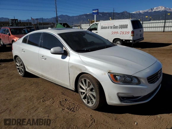 2018 Volvo S60 Inscription z VIN LYV402HK9JB168579, wystawiony jako Copart lot #47094155 z przebiegiem 61 979 mil mil oraz Szkoda całkowita • Salvage title. Historia ofert i sprzedaży dostępna na DreamBid. Obrazek 4.