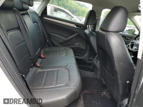 2015 Volkswagen Passat SE z VIN 1VWBV7A39FC010655, wystawiony jako Copart lot #59457165 z przebiegiem 270 971 mil mil oraz Szkoda całkowita • Salvage title. Historia ofert i sprzedaży dostępna na DreamBid. Obrazek 10.